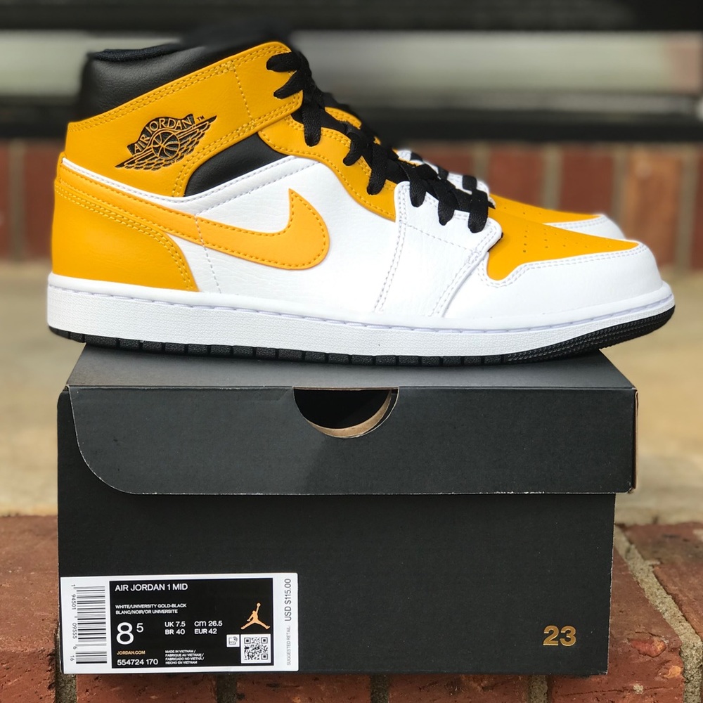 Air Jordan 1 University Gold Sz 8.5 (2021) - Picture 2 of 9